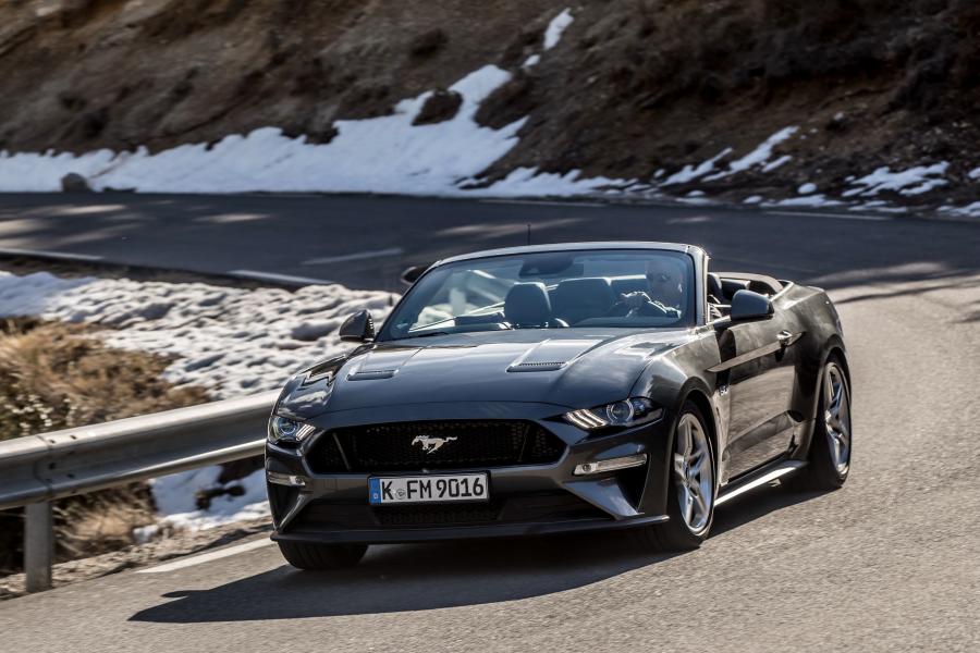  Ford Mustang GT Convertible 2017 года  (EU) (фото 8 из 34)